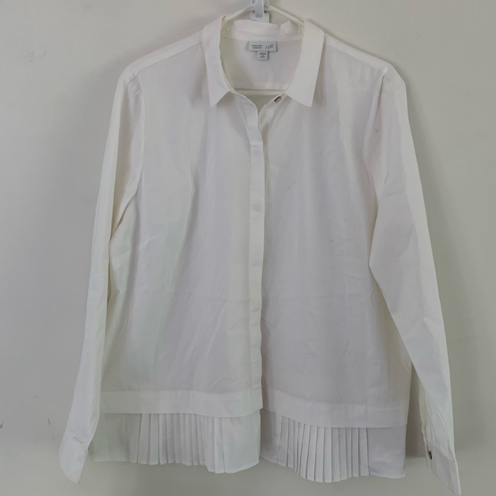 J.Jill XL Petite NEW Perfect Pleated-Hemline Top White 
New no Tag 
Cotton Poly.